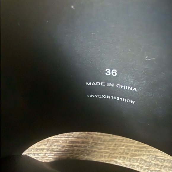 Burberry Black Slide Sandals women size 36 US size 6 - Picture 8 of 8